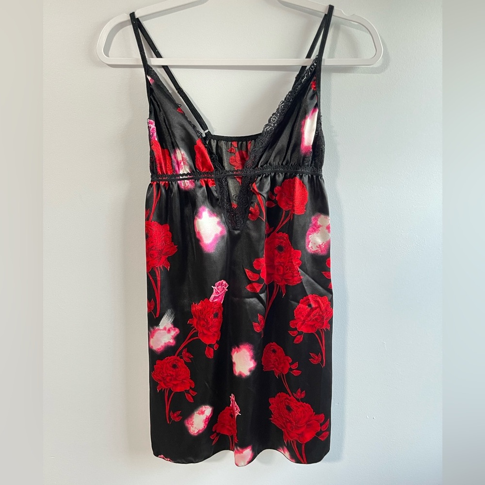 Y2K 00s black satin floral slip dress ft a red rose pattern & black lace trim